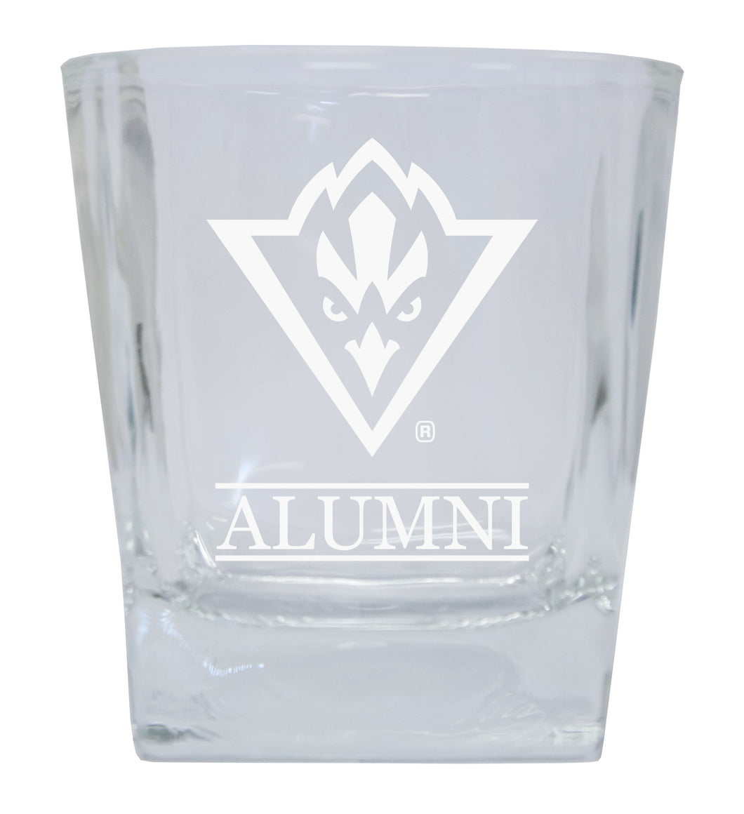 North Carolina Wilmington Seahawks Alumni Elegance - 5 oz Etched Shooter Glass Tumbler